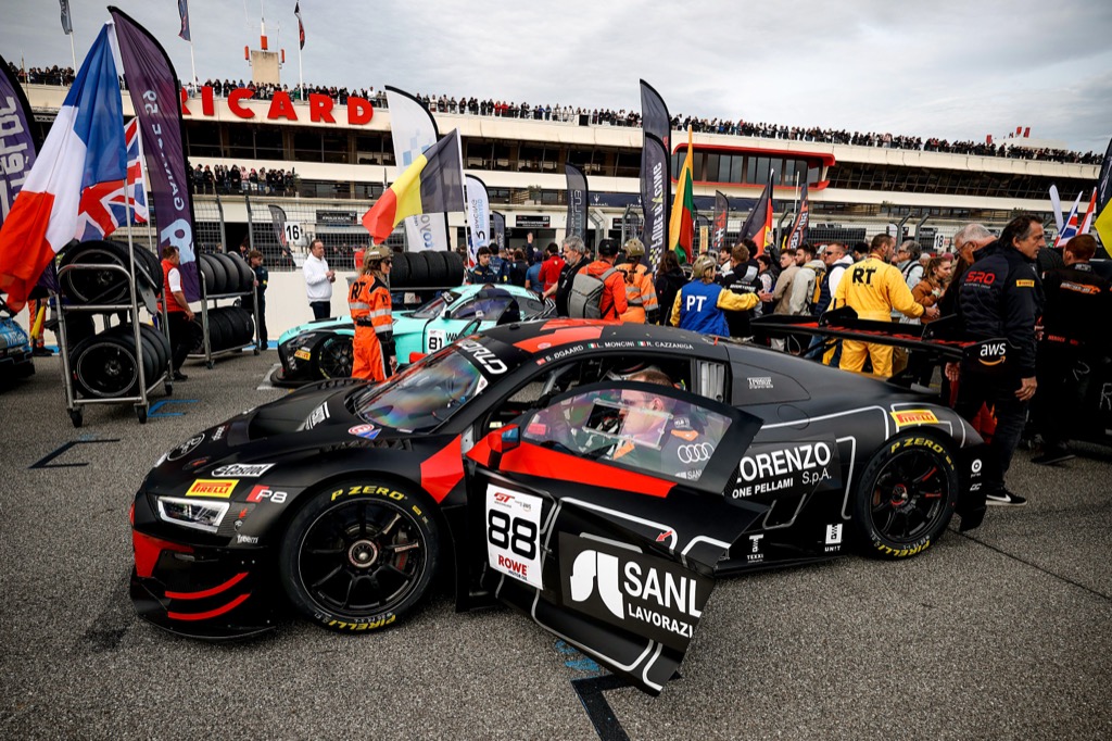 Sebastian Øgaard klar til sprintløb på Brands Hatch.
(Foto: SRO Motorsports Group)